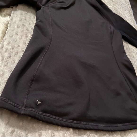 EUC Old Navy athleasure sweatshirt - Picture 14 of 16